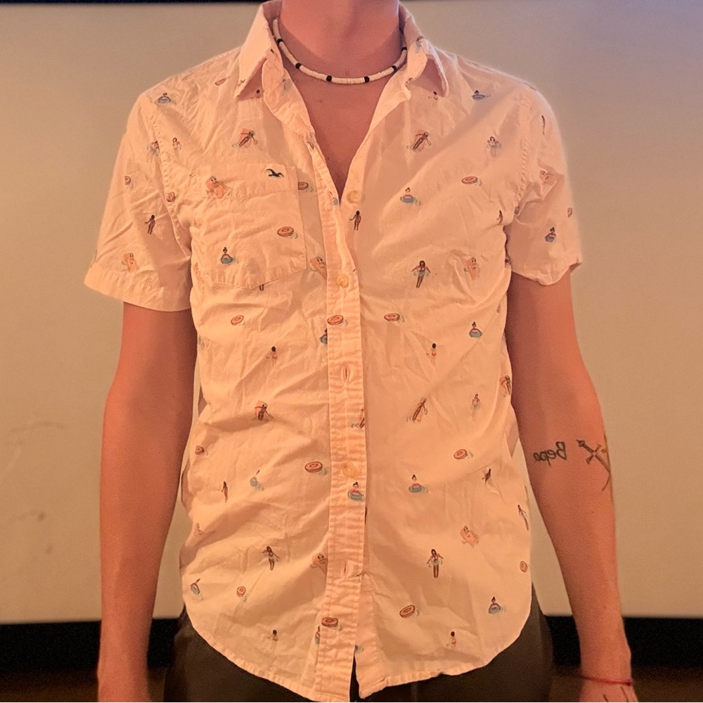 Hollister Men's Casual White Shirt with Pattern